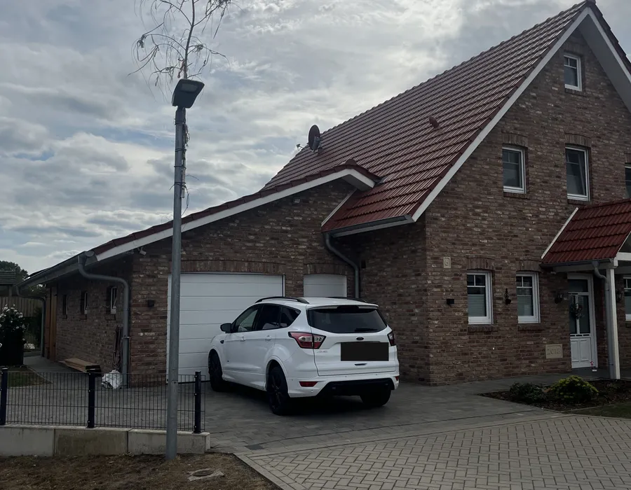 Einfamilienhaus mit Garage in Osterbrock, Straßenansicht