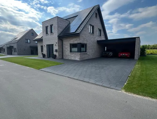Einfamilienhaus mit Carport in Twist, Carport mit Stellplätzen